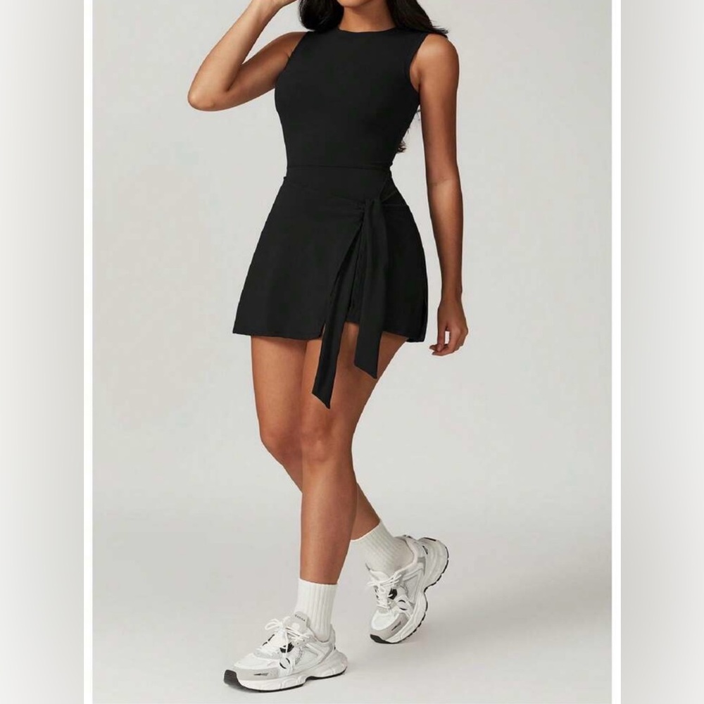 SHEIN Black Sleeveless Romper